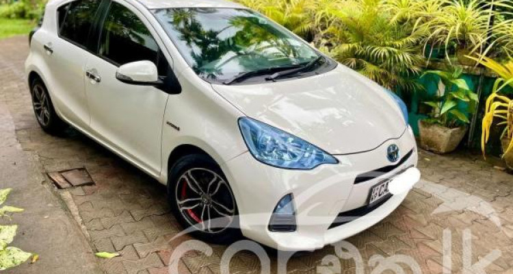 TOYOTA AQUA 2014