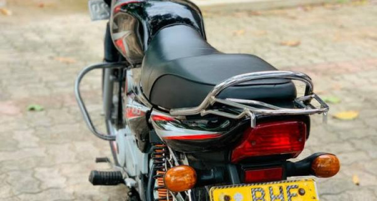 BAJAJ CT100 2018