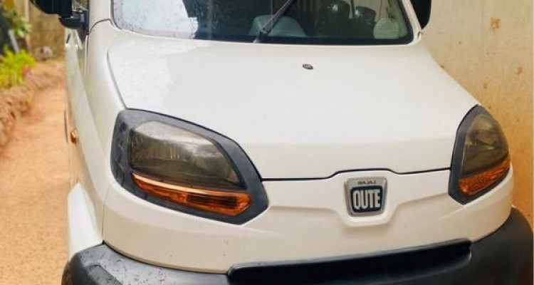 BAJAJ QUTE 2019
