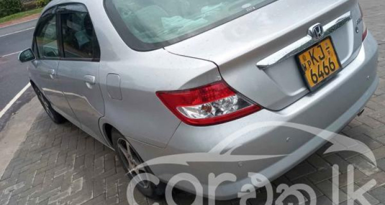 HONDA FIT ARIA 2005