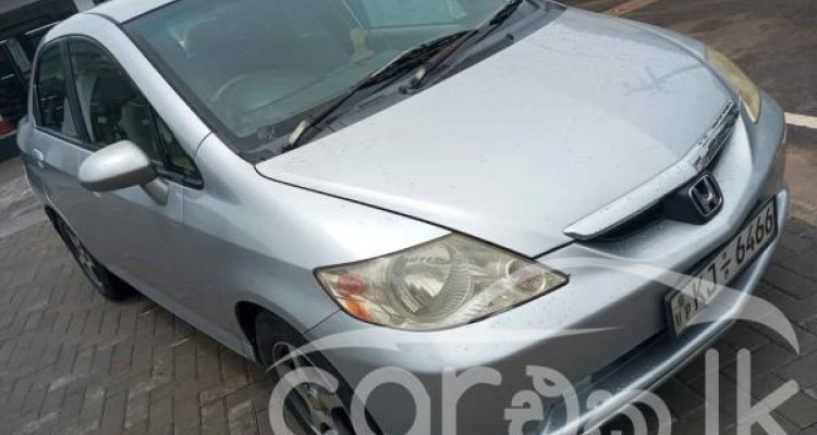 HONDA FIT ARIA 2005