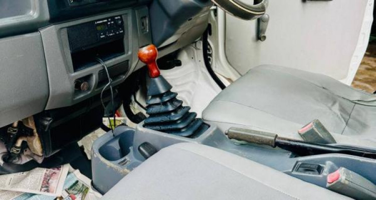 MITSUBISHI MINI TRUCK 2003