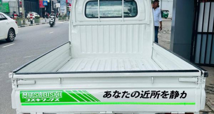 MITSUBISHI MINI TRUCK 2003