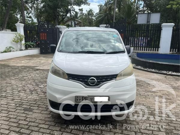 NISSAN NV200 2011