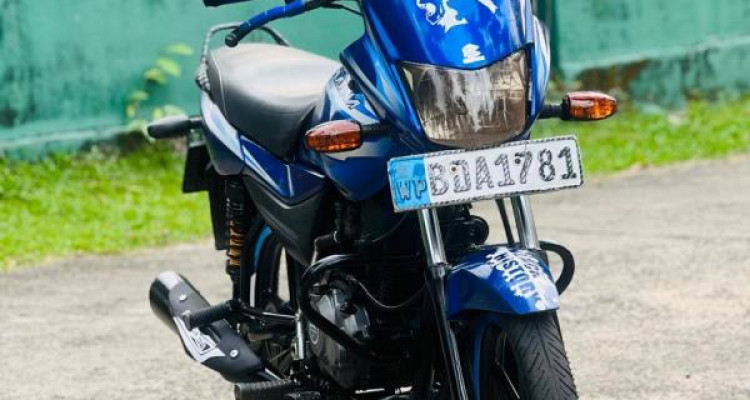 BAJAJ PLATINA 2016
