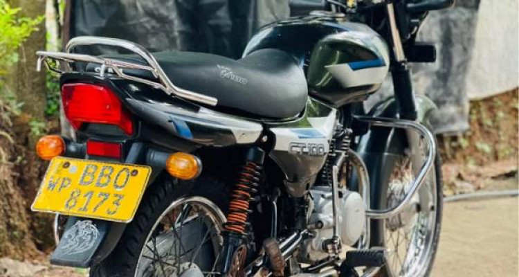 BAJAJ CT100 2014