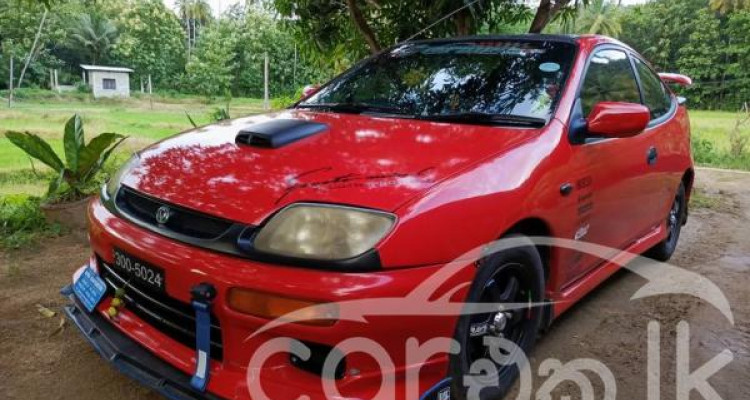 MAZDA FAMILIA 323 1995