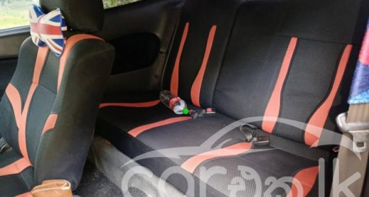 MAZDA FAMILIA 323 1995