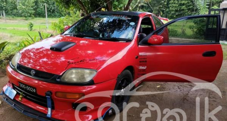 MAZDA FAMILIA 323 1995