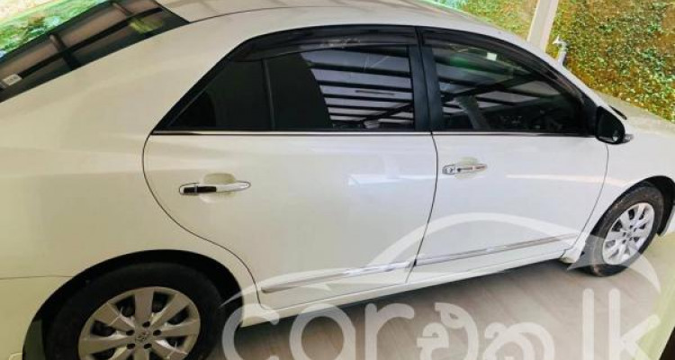 TOYOTA PREMIO 2014