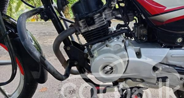 BAJAJ CT100 2023