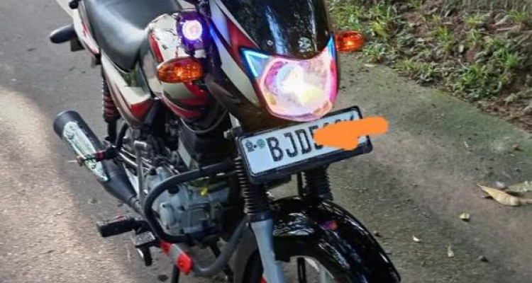 BAJAJ CT100 2023