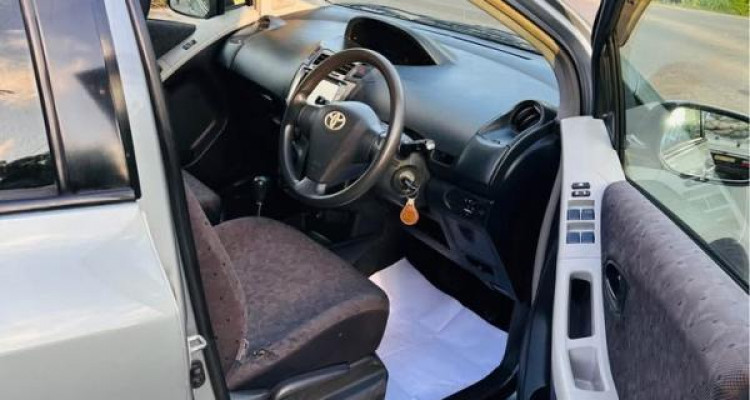TOYOTA VITZ 2007