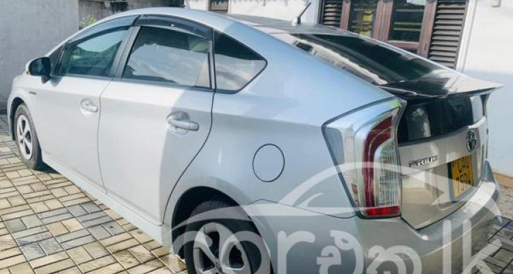 TOYOTA PRIUS 2013