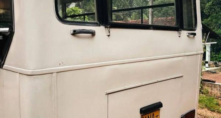 EICHER MOTOR COACH 2005
