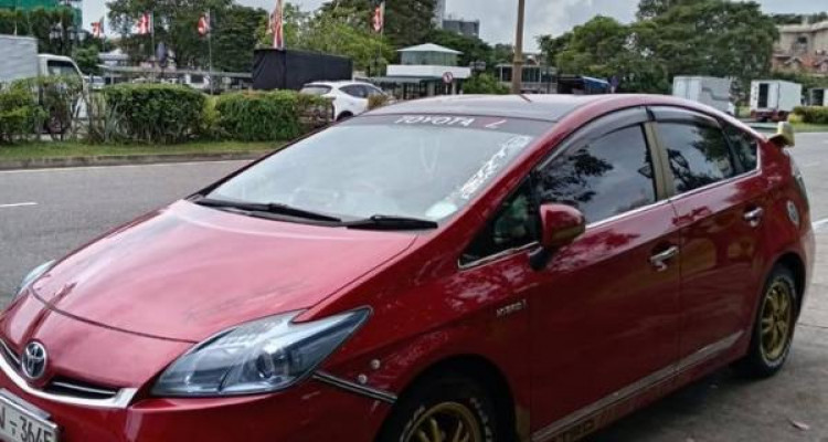 TOYOTA PRIUS 2011