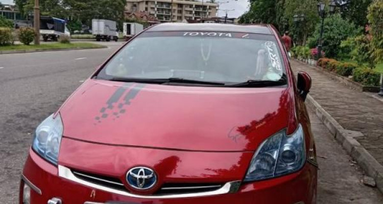 TOYOTA PRIUS 2011