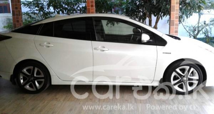 TOYOTA PRIUS 2016