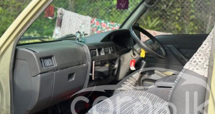 MITSUBISHI DELICA PO5 2010