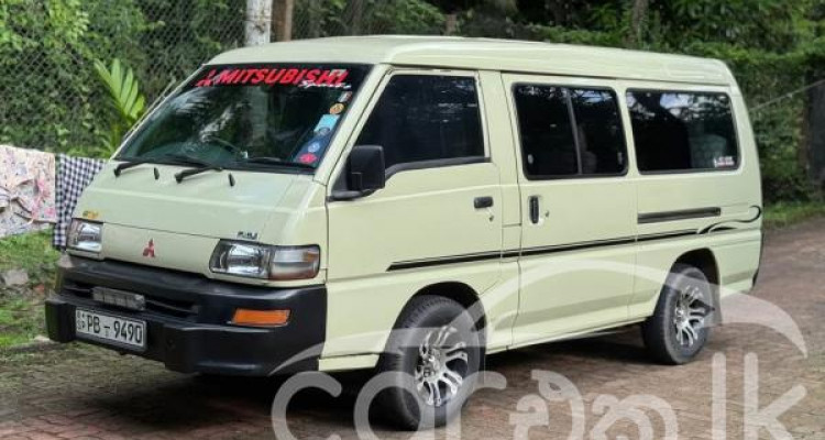 MITSUBISHI DELICA PO5 2010