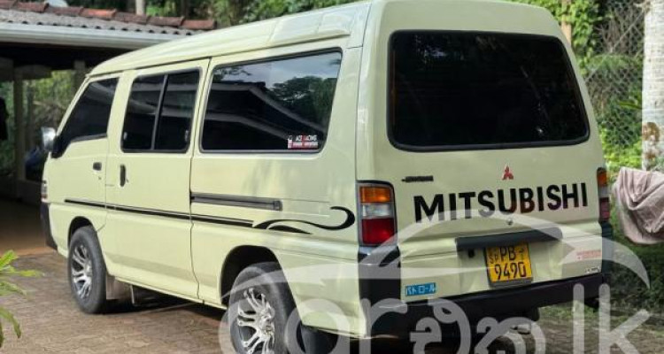 MITSUBISHI DELICA PO5 2010
