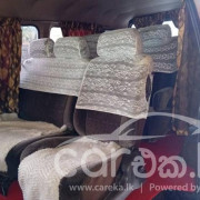 NISSAN CARAVAN 1992