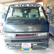 NISSAN CARAVAN 1992