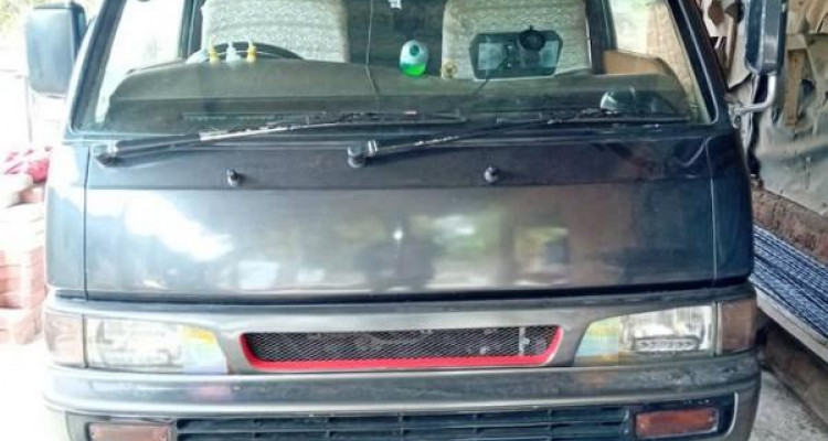 NISSAN CARAVAN 1992