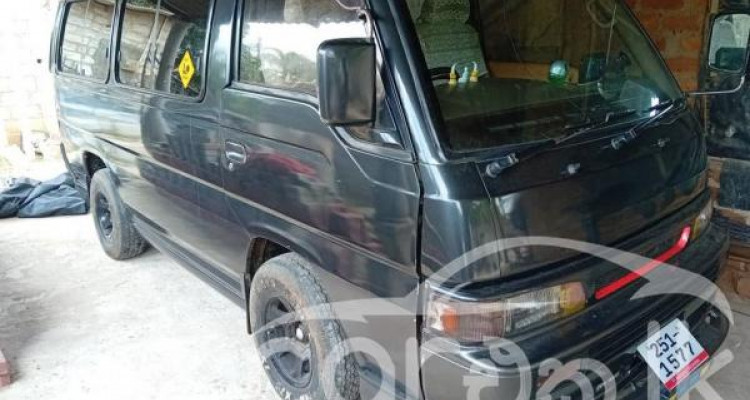 NISSAN CARAVAN 1992