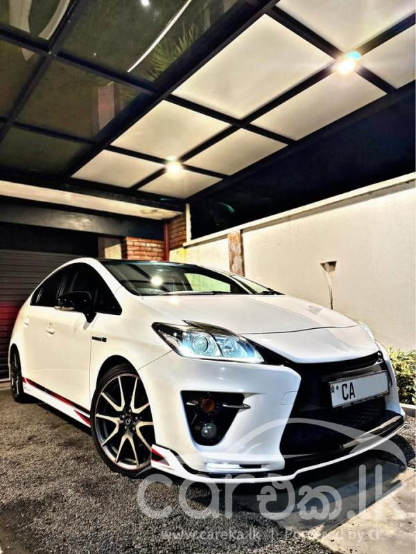 TOYOTA PRIUS 2012