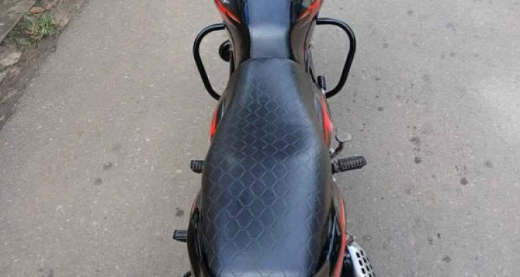 BAJAJ DISCOVER 135 2010