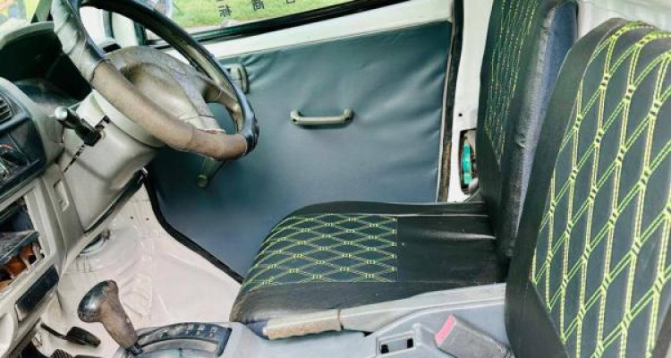 MITSUBISHI MINICAB 2006