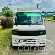 MITSUBISHI MINICAB 2006