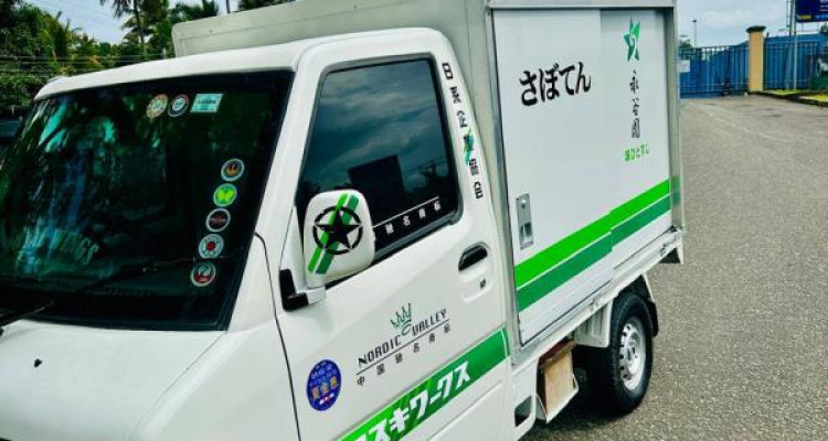 MITSUBISHI MINICAB 2006