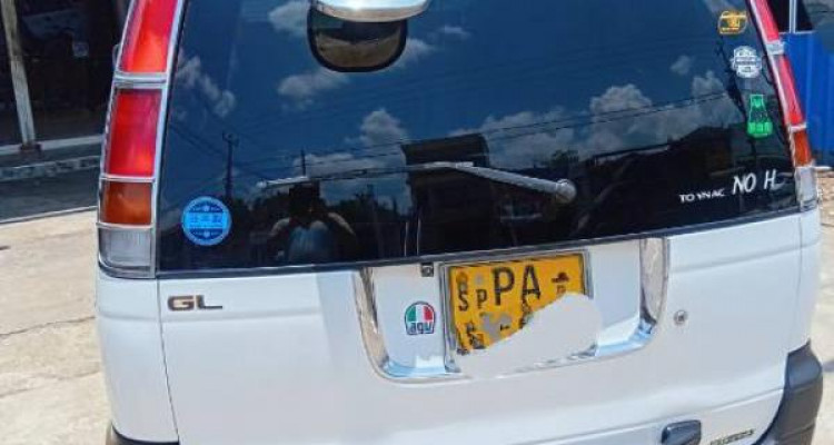 TOYOTA NOAH KR42 2000
