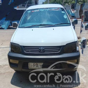 TOYOTA NOAH KR42 2000