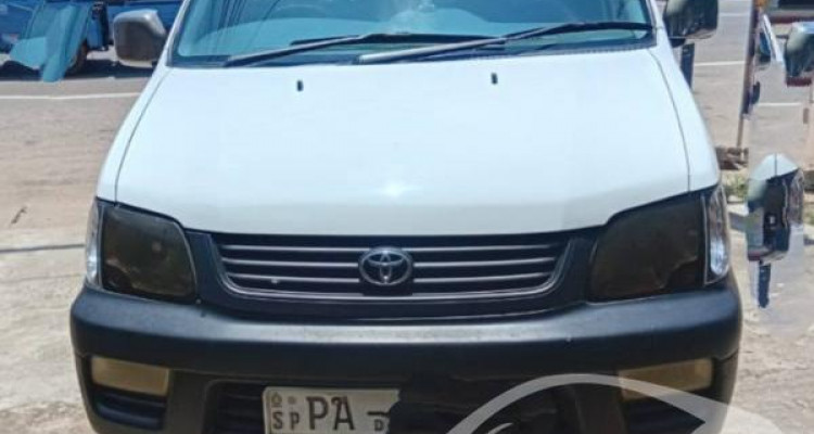 TOYOTA NOAH KR42 2000