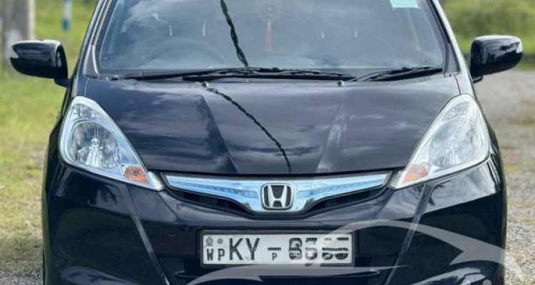HONDA FIT GP1 2013