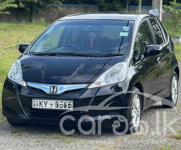 HONDA FIT GP1 2013