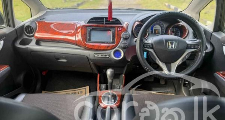 HONDA FIT GP1 2013