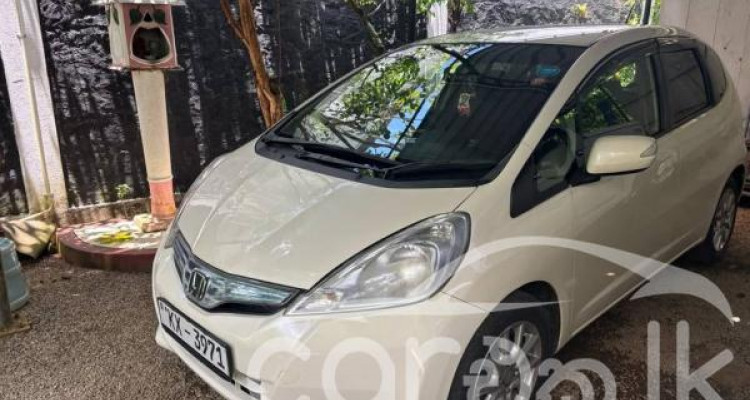 HONDA FIT GP1 2011