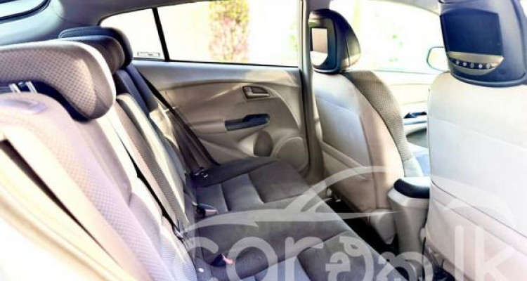 HONDA INSIGHT 2011