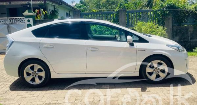 TOYOTA PRIUS 2010