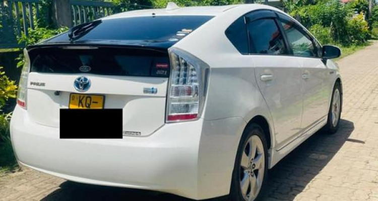 TOYOTA PRIUS 2010