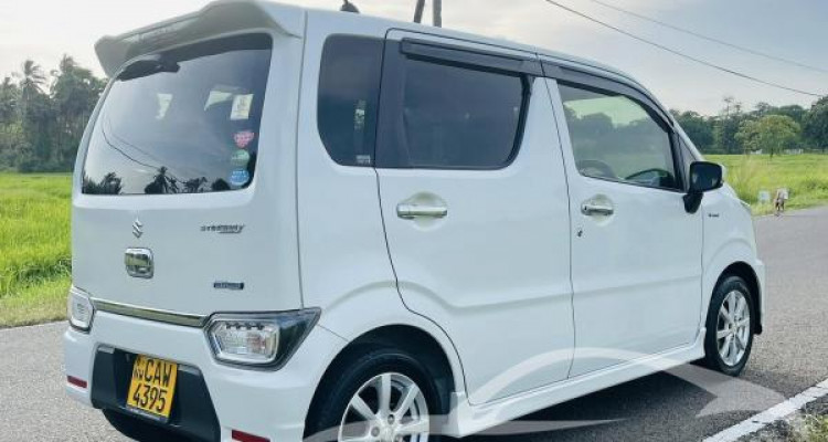 SUZUKI WAGON R STINGRAY 2017