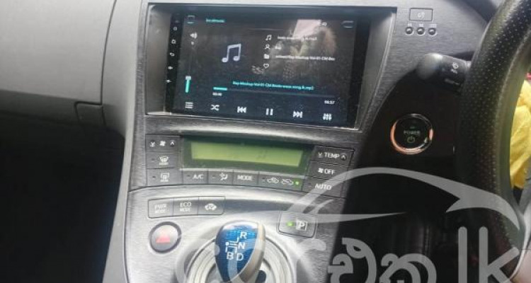 TOYOTA PRIUS 2011