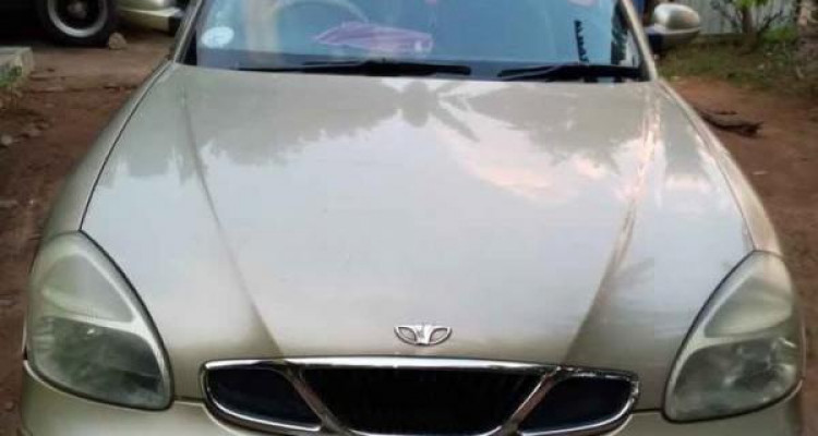 DAEWOO NUBIRA 2000