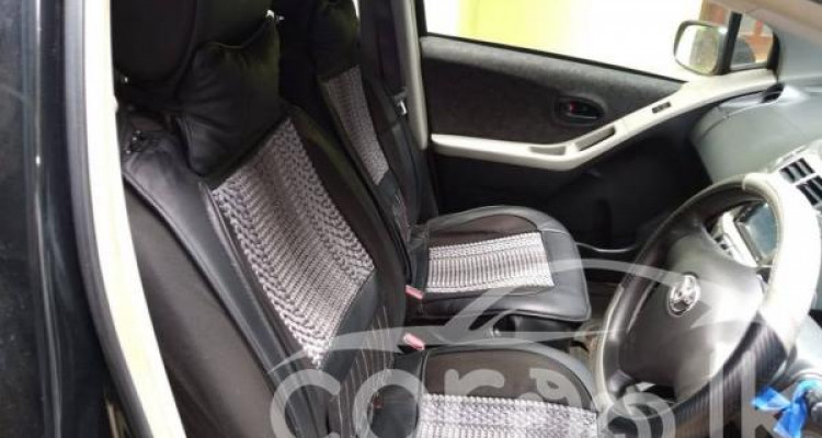 TOYOTA VITZ 2010