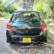TOYOTA VITZ 2010