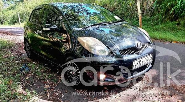 TOYOTA VITZ 2010